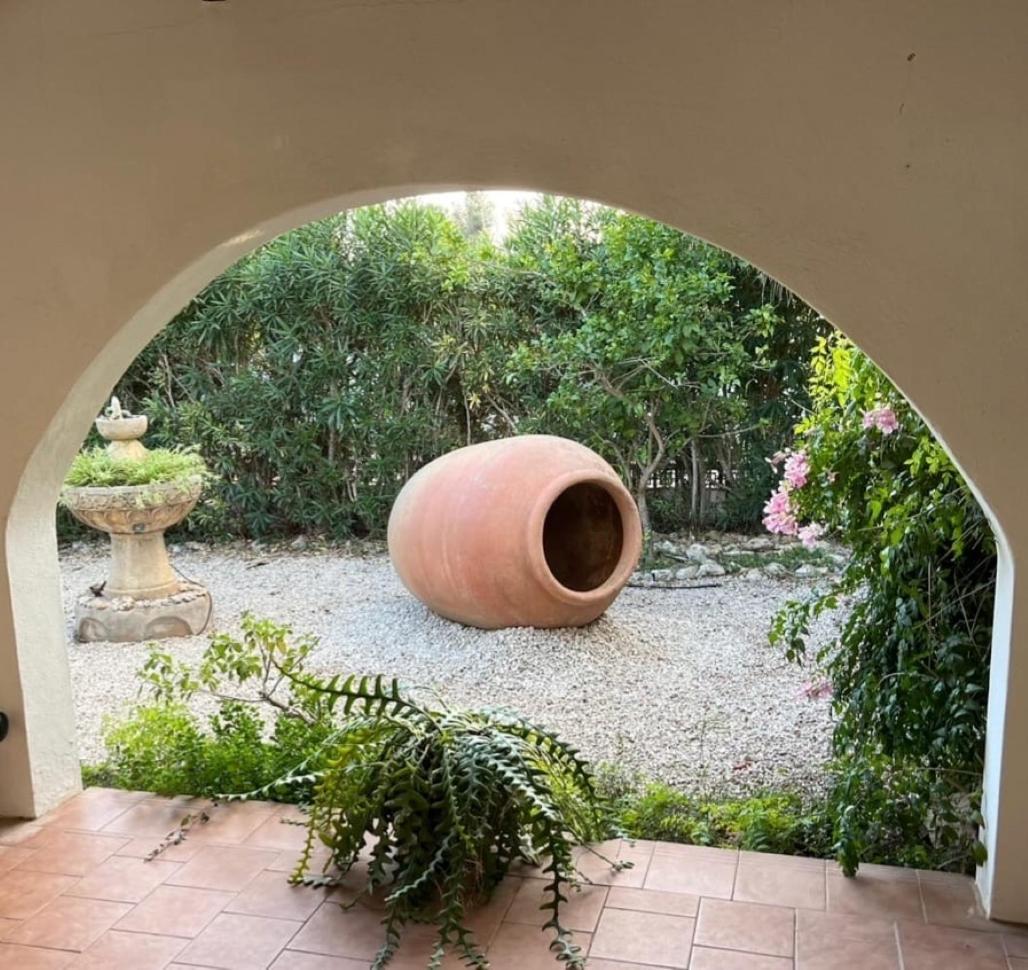 Villa Cecylia Es Canutells Exteriér fotografie
